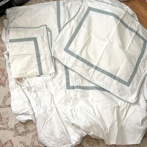 Pottery barn duvet and 2 shams